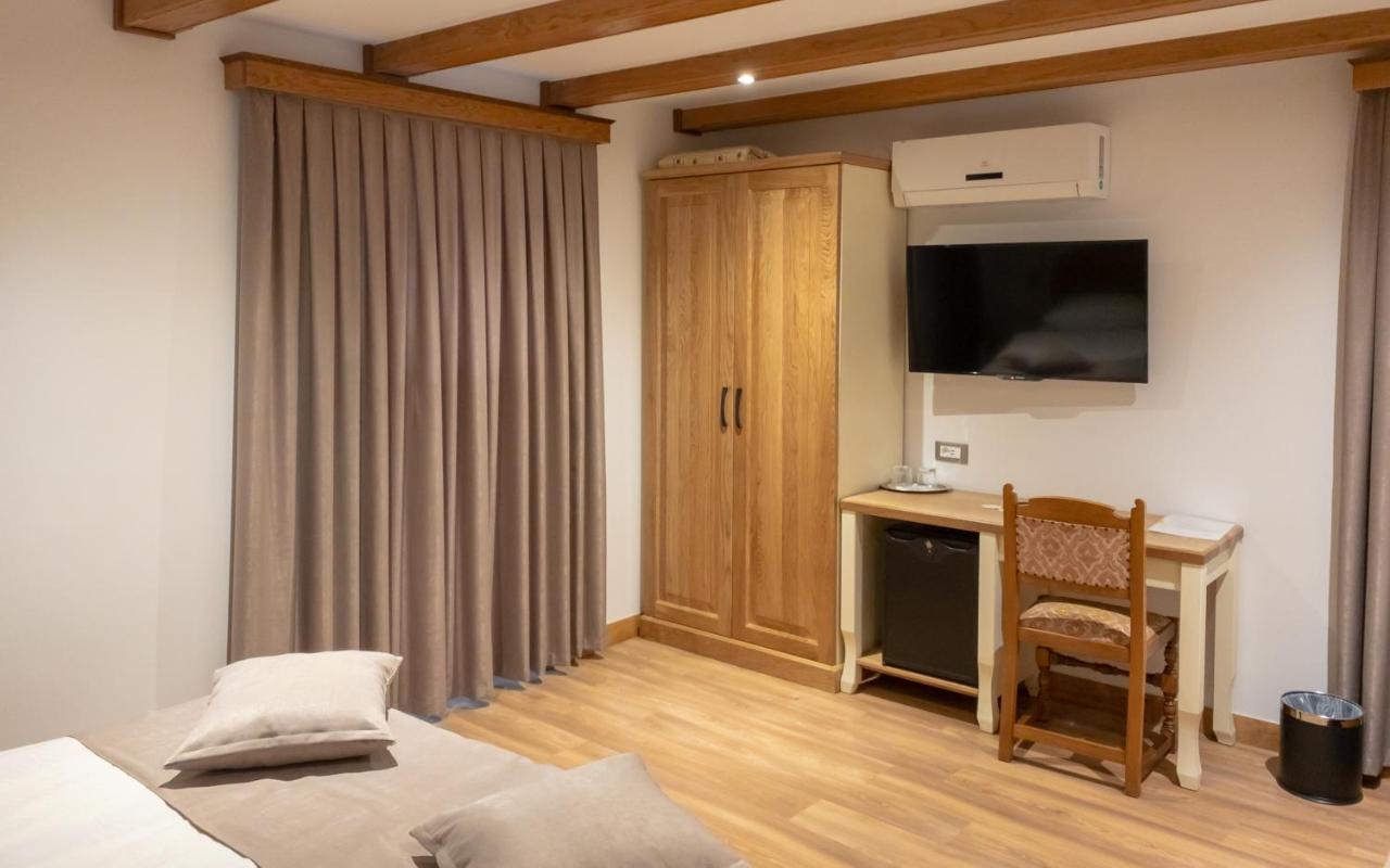 קמניק Guest House Pri Cesarju מראה חיצוני תמונה