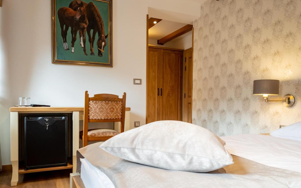 קמניק Guest House Pri Cesarju מראה חיצוני תמונה